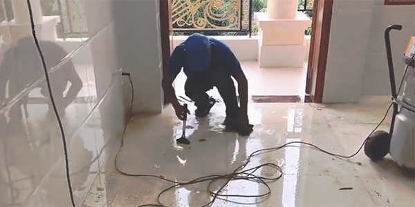 Các yếu tố ảnh hưởng đến giá vệ sinh công nghiệp sau xây dựng 