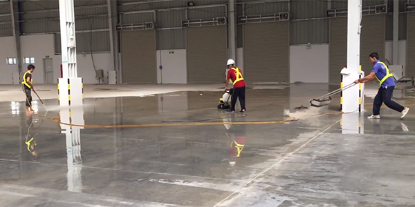 Máy vệ sinh nền nhà xưởng hỗ trợ các bạn làm sạch nhà xưởng tốt nhất