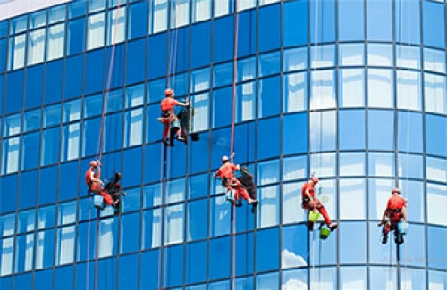 Những điều có thể bạn chưa biết về dịch vụ lau kính nhà cao tầng tại Ninh Bình